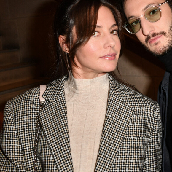 Pierre Niney et sa femme Natasha Andrew - Avant-première du film "Amants", soirée d'ouverture de la rétrospective Nicole Garcia à la Cinémathèque française. Paris, le 15 novembre 2021. © Veeren/Bestimage