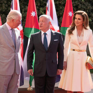 Camilla Parker Bowles, duchesse de Cornouailles, le prince Charles, le roi Abdallah II, la reine Rania et le prince Hussein de Jordanie - Le prince de Galles et sa femme la duchesse de Cornouailles sont reçus au palais Al Husseiniya à Amman par le roi et la reine de Jordanie, à l'occasion de leur visite officielle en Jordanie.