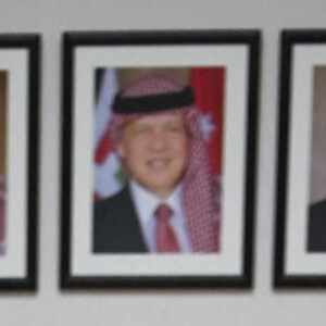 La reine Rania de Jordanie et Camilla Parker Bowles, duchesse de Cornouailles, en visite au centre "Queen Rania Family and Children" à Amman. Le 16 novembre 2021