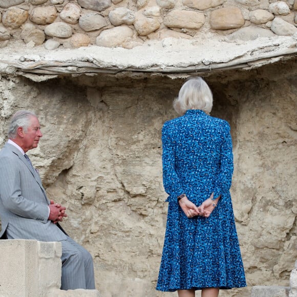 Le prince Charles et Camilla Parker Bowles, duchesse de Cornouailles, se sont rendus à Juwafat al-Kafrayn pour visiter les sites de de Elijah's Hill et le lieu de baptême de Jesus, à l'occasion de leur voyage officiel en Jordanie. Le 16 novembre 2021