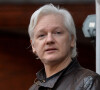 Julian Assange parle aux médias de l'ambassade d'Équateur à Londres le jour où la Suède a abandonné les poursuites contre lui le 19 mai 2017.