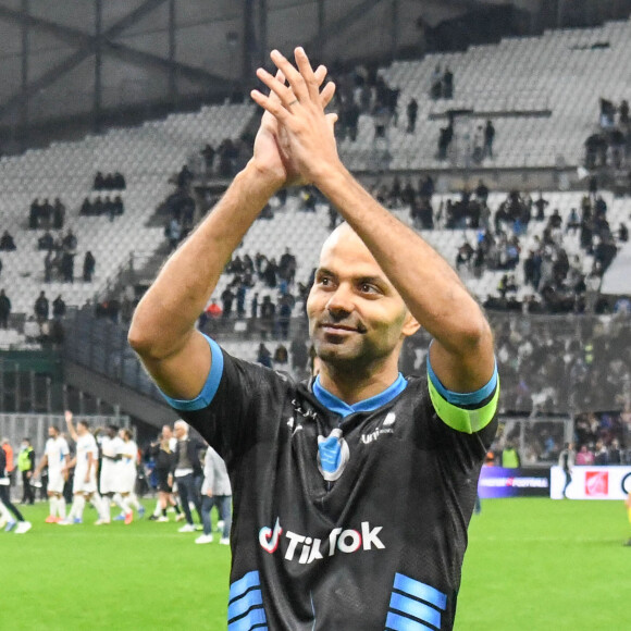 Tony Parker - Match des héros entre l'équipe OM Legends et l'équipe UNICEF au stade Orange Velodrome à Marseille le 13 octobre 2021. Soutenu par la Fondation D. Drogba, Orange et l'Olympique de Marseille, l'Unicef a organisé cette rencontre afin de financer un projet d'accès à l'éducation en Côte d'Ivoire. La Team OM de légende s'impose 7-4 au stade Vélodrome face à la Team Unicef. © Jean-René Santini/Bestimage