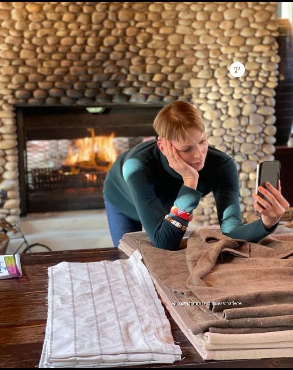 La princesse Charlene en convalescence en Afrique du Sud, échangeant un appel vidéo avec ses enfants, sur Instagram le 9 juillet 2021.
