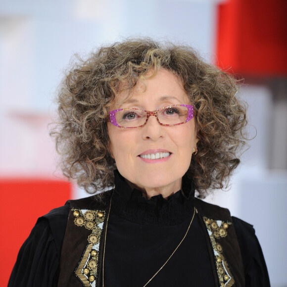 Exclusif - Mireille Dumas - Enregistrement de l'émission "Vivement Dimanche" au studio Gabriel à Paris le 4 mars 2020 et diffusée le 8 mars 2020. © Guillaume Gaffiot/Bestimage