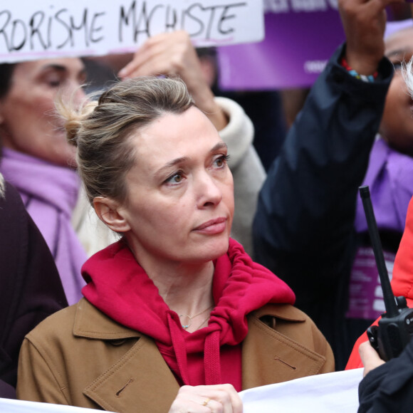 Anne Marivin - De nombreuses artistes et personnalités marchent contre les violences sexistes et sexuelles (marche organisée par le collectif NousToutes) de place de l'Opéra jusqu'à la place de la Nation à Paris le 23 Novembre 2019 © Cyril Moreau / Bestimage 