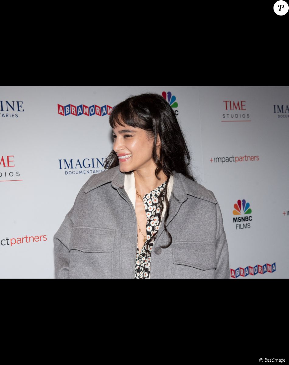 Sofia Boutella - Première du film "Paper And Glue: A JR Project" à Los Angeles, le 18 novembre 2021.
