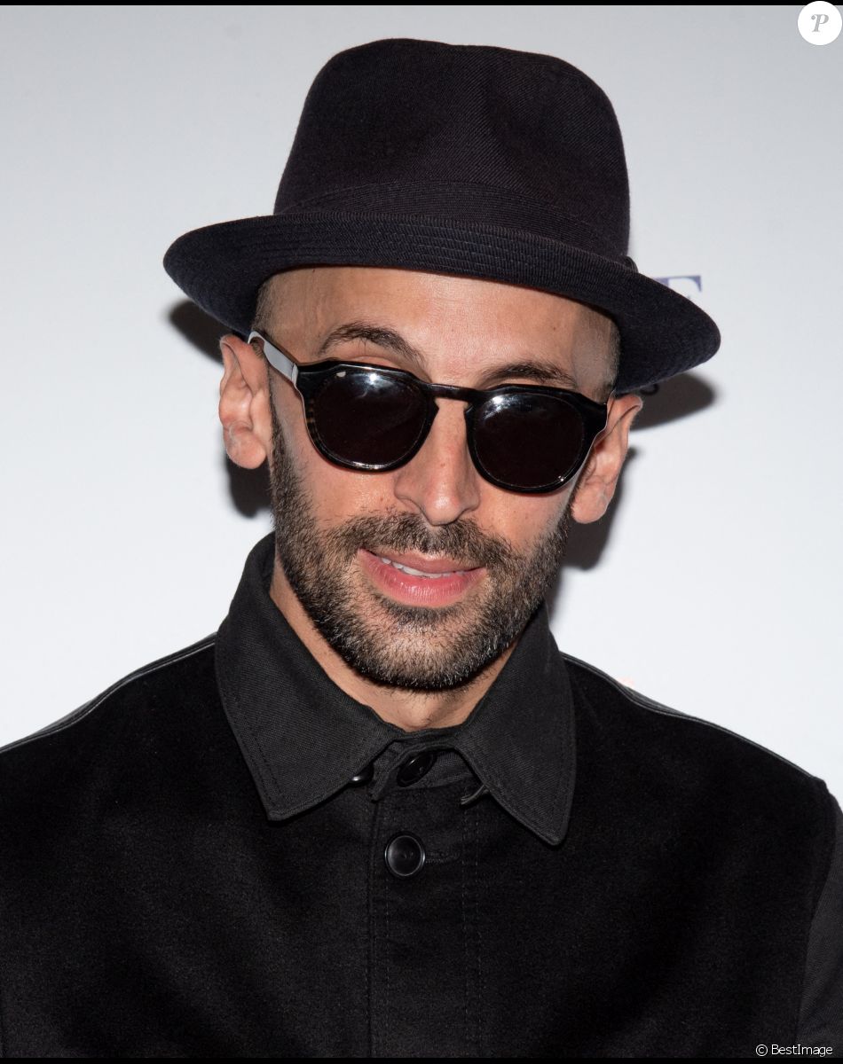 JR - Première du film "Paper And Glue: A JR Project" à Los Angeles, le 18 novembre 2021.