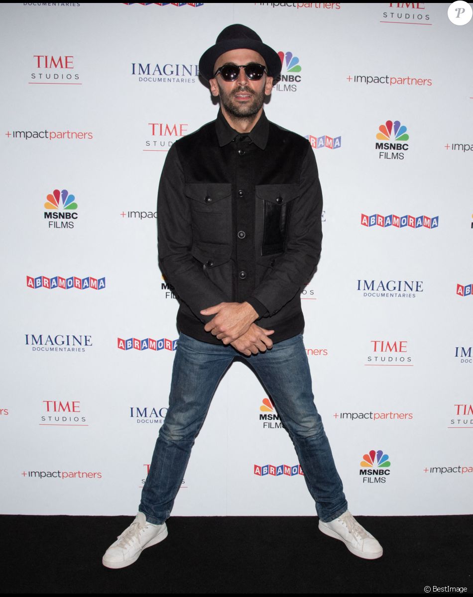 JR - Première du film "Paper And Glue: A JR Project" à Los Angeles, le 18 novembre 2021.