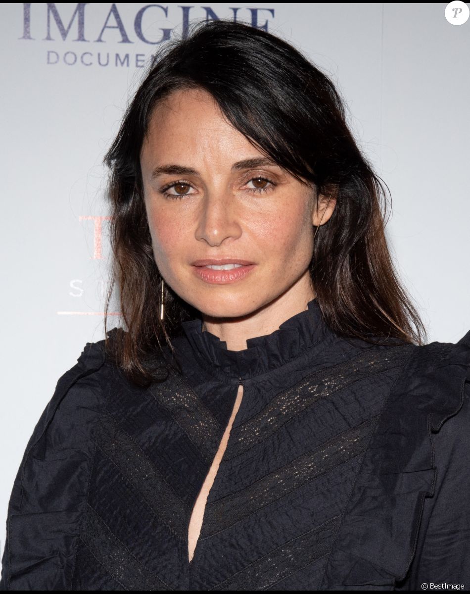 Mia Maestro - Première du film "Paper And Glue: A JR Project" à Los Angeles, le 18 novembre 2021. © Billy Bennight/ZUMA Press Wire)