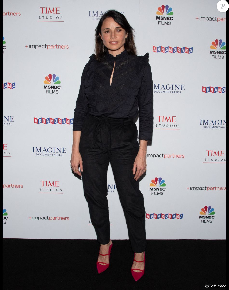 Mia Maestro - Première du film "Paper And Glue: A JR Project" à Los Angeles, le 18 novembre 2021. © Billy Bennight/ZUMA Press Wire)