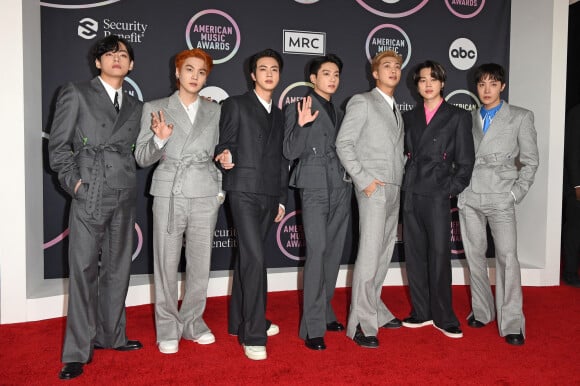 Le groupe BTS assiste aux "American Music Awards 2021" au Microsoft Theater. Los Angeles, le 21 novembre 2021.