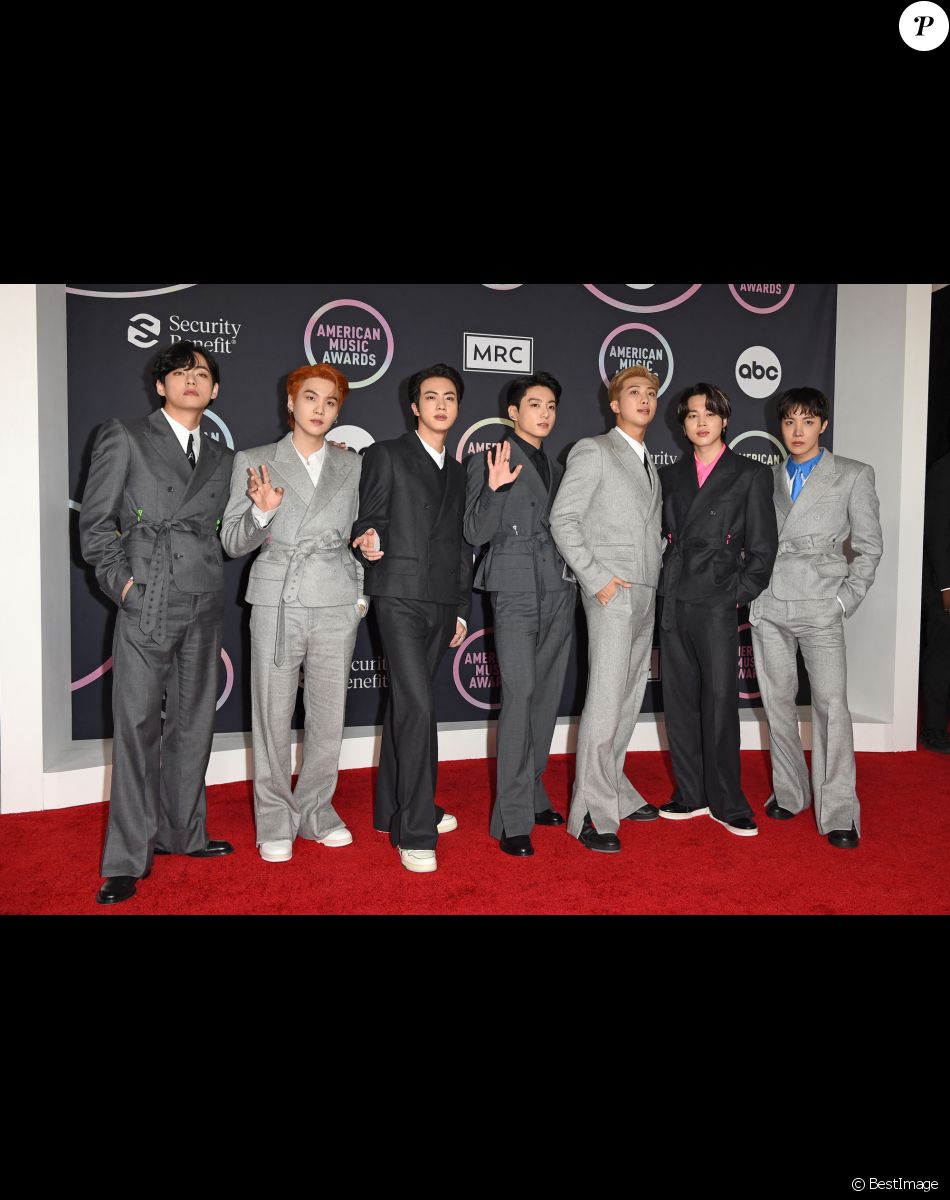 Le groupe BTS assiste aux "American Music Awards 2021" au Microsoft Theater. Los Angeles, le 21 novembre 2021.