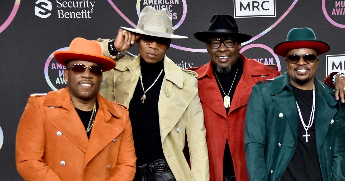 Le groupe New Edition assiste aux American Music Awards 2021 au ...