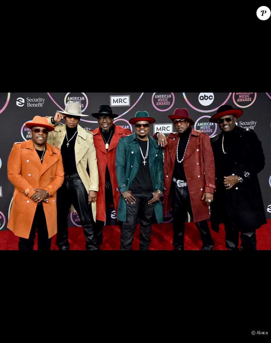 Le groupe New Edition assiste aux "American Music Awards 2021" au Microsoft Theater. Los Angeles, le 21 novembre 2021.
