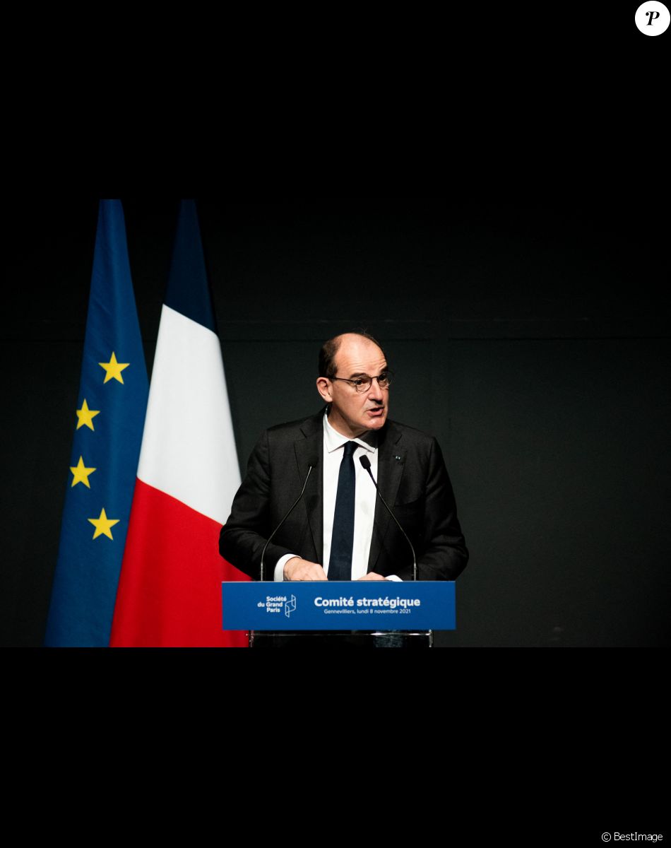 Deplacement de M. Jean Castex, Premier ministre, accompagné de Emmanuelle Wargon, ministre déléguée auprès de la ministre de la Transition écologique, chargée du Logement au théâtre de Gennevilliers pour le Comité stratégique de la Societé du Grand Paris, le 8 novembre 2021. © Jeanne Accorsini/Pool/Bestimage