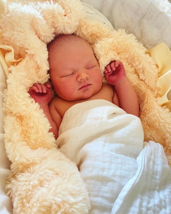 James Van Der Beek annonce la naissance de son 6e enfant, Jeremiah Van Der Beek, le 22 novembre 2021 sur Instagram.