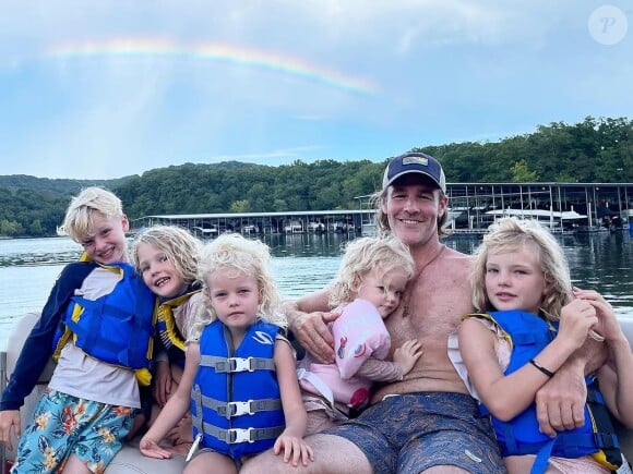 James Van Der Beek avec ses 5 plus grands enfants, le 23 août 2021.
