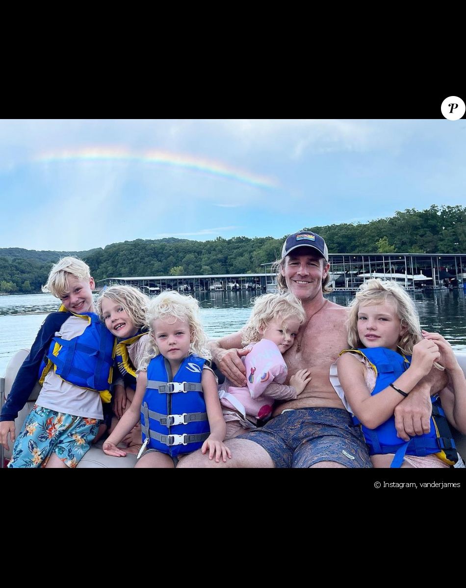 James Van Der Beek avec ses 5 plus grands enfants, le 23 août 2021.