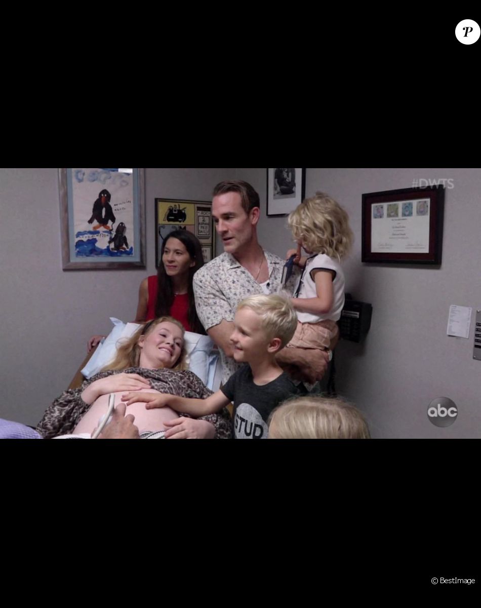 James Van Der Beek révèle que sa femme est enceinte du sixième enfant dans l'émission "Dancing With The Stars". La star de la série "Dawson Creek" et sa femme Kimberly ont choisi de filmer leur toute première échographie avec une équipe de "Dancing with the stars". Los Angeles. Le 7 octobre 2019.