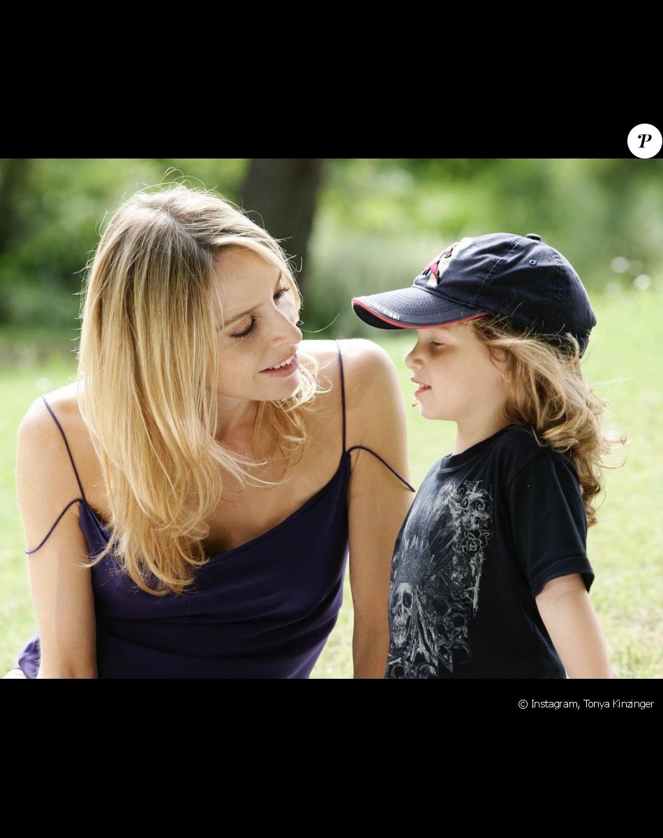 Tonya Kinzinger rend hommage à son fils Sacha, pour son anniversaire, sur Instagram. Le 25 mai 2021.