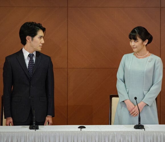 La princesse Mako, nièce de l'empereur du Japon, donne une conférence de presse pour annoncer son mariage avec Kei Komuro au Grand Arc Hotel à Tokyo