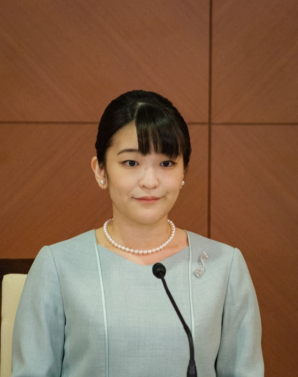 La princesse Mako, nièce de l'empereur du Japon, donne une conférence de presse pour annoncer son mariage avec Kei Komuro au Grand Arc Hotel à Tokyo le 26 octobre 2021.