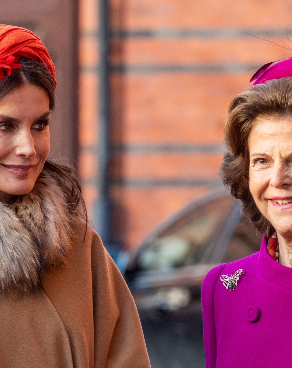 La reine Letizia d'Espagne et la reine Silvia de Suède - Le roi Felipe VI et la reine Letizia d'Espagne, accueillis par le roi Carl XVI Gustav la reine Silvia de Suède à Stockholm dans le cadre de leur visite d'Etat de deux jours en Suède. Le 24 novembre 2021.