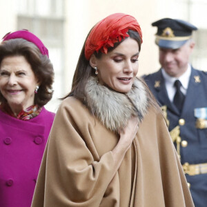 La reine Letizia d'Espagne et la reine Silvia de Suède - Le roi Felipe VI et la reine Letizia d'Espagne, accueillis par le roi Carl XVI Gustav la reine Silvia de Suède à Stockholm dans le cadre de leur visite d'Etat de deux jours en Suède.