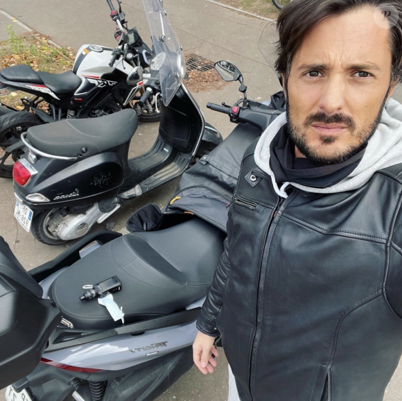 Vincent Cerutti confie s'être fait voler son casque de scooter en pleine rue - Instagram
