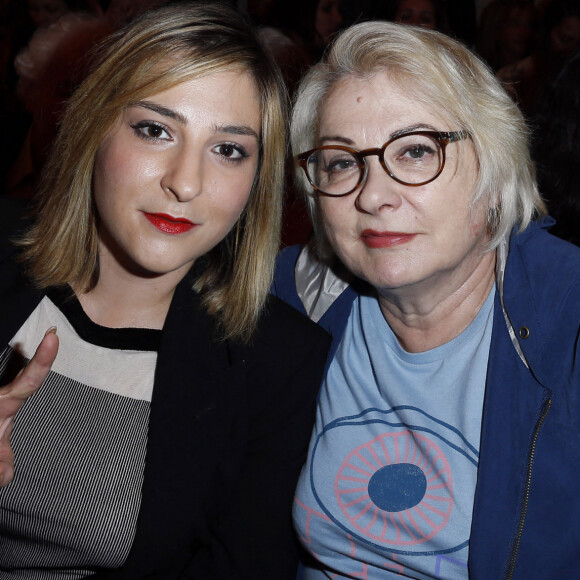 Marilou Berry et sa mère Josiane Balasko - People au défilé Jean-Paul Gaultier lors de la Fashion Week Haute-Couture Automne-Hiver 2013/2014 à Paris le 3 juillet 2013. 