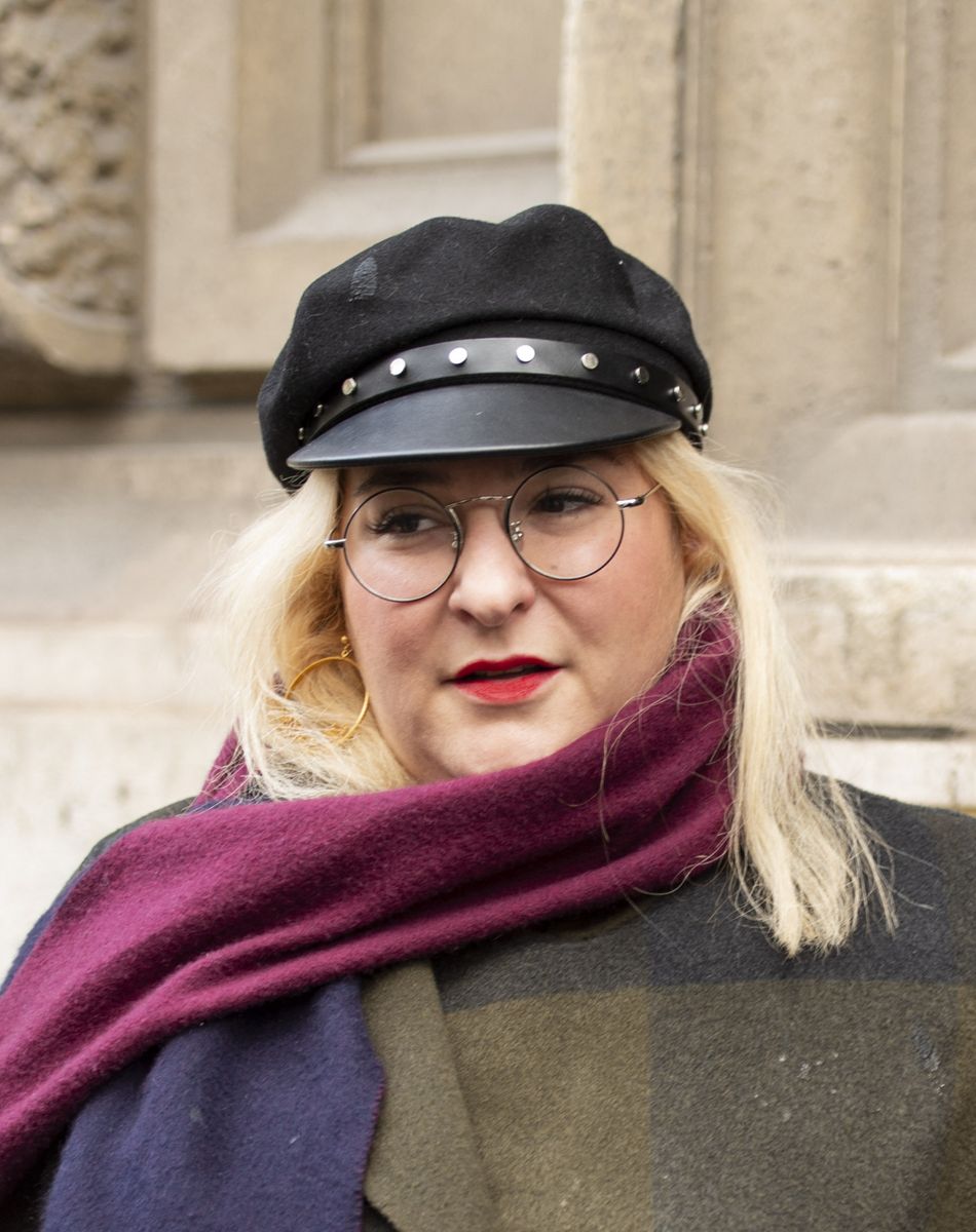 Marilou Berry transmet l'appel anti-fourrure de près de 60 000 soutiens de PETA, en remettant au ministère de l'agriculture une pétition forte de 56 821 signatures demandant la fin de la production de fourrure en France. Paris, le 29 novembre 2019 © Benjamin Gipouloux / Panoramic / Bestimage