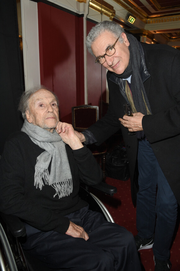 Exclusif - Jean-Louis Trintignant et Serge Toubiana - Jean-Louis Trintignant célèbre ses 88 ans sur la scène du théâtre de la Porte Saint-Martin ou il lit des poèmes de Prévert, Vian, Leprest ou encore Apollinaire à Paris le 11 décembre 2018. © Coadic Guirec/Bestimage 