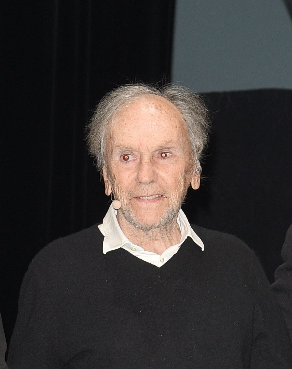 Exclusif - Jean-Louis Trintignant célèbre ses 88 ans sur la scène du théâtre de la Porte Saint-Martin ou il lit des poèmes de Prévert, Vian, Leprest ou encore Apollinaire à Paris le 11 décembre 2018. © Coadic Guirec/Bestimage