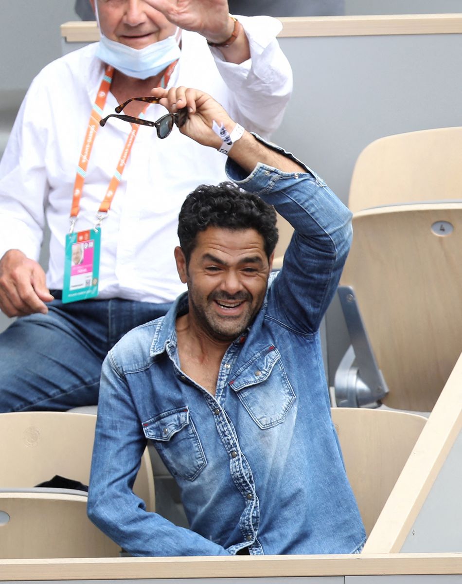 Jamel Debbouze dans les tribunes des internationaux de France Roland-Garros à Paris, le 12 juin 2021. © Dominique Jacovides / Bestimage