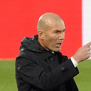 Zinedine Zidane : Match de football en Liga : Le Real Madrid est à égalité avec Seville 2-2 au Stade Alfredo-Di-Stéfano le 9 mai 2021. © Acero/Alterphotos/Panoramic / Bestimage