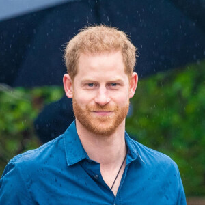 Le prince Harry, duc de Sussex, visite les studios d'Abbey Road pour rencontrer Jon Bon Jovi et des membres de l'Invictus Games Choir, qui enregistrent un single spécial au profit de l'Invictus Games Foundation, à Londres, Royaume Uni, le 28 février 2020. 