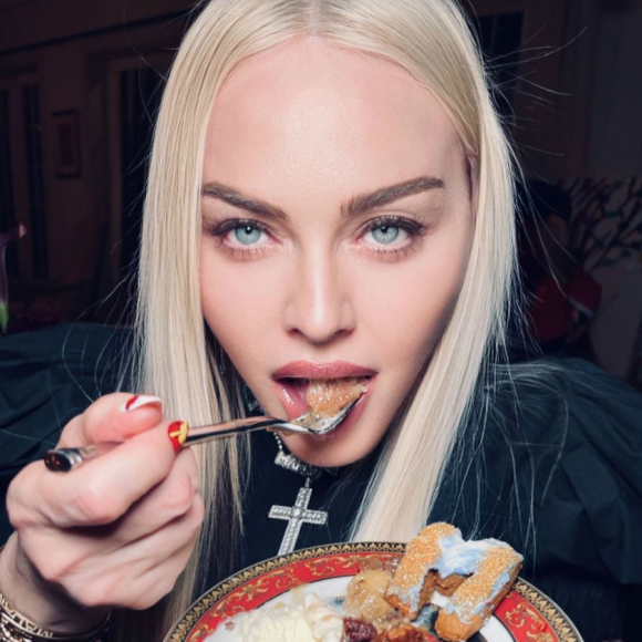 Madonna s'est régalée pour Thanksgiving. Le 26 novembre 2021.