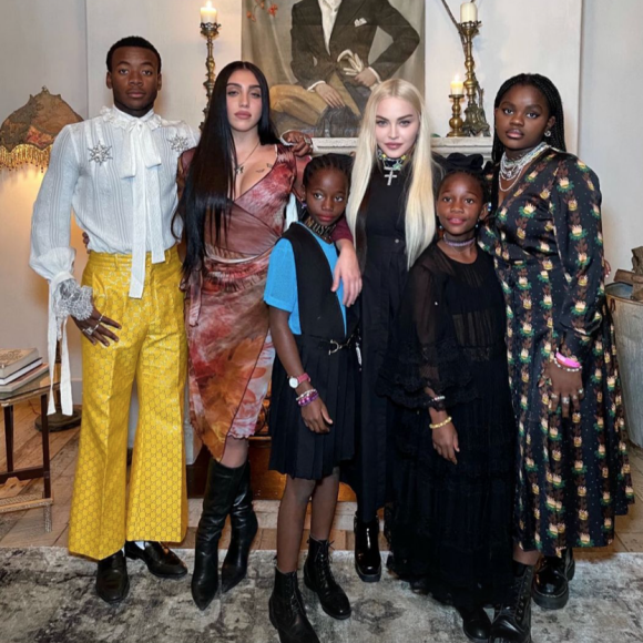 Madonna célèbre Thanksgiving avec ses enfants Lourdes, David, Mercy, Stella et Estere. Le 26 novembre 2021.