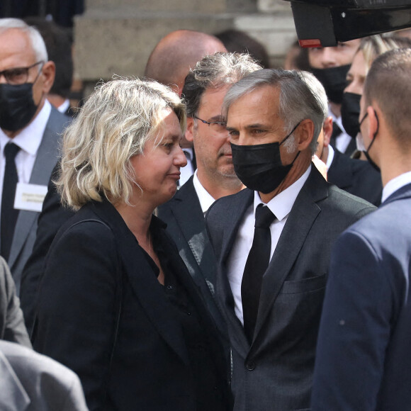 Luana et Paul Belmondo - Sorties - Obsèques de Jean-Paul Belmondo en l'église Saint-Germain-des-Prés, à Paris le 10 septembre 2021. © Dominique Jacovides / Bestimage 