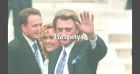 Johnny Hallyday : Un fan achète une mèche de ses cheveux à prix d'or !