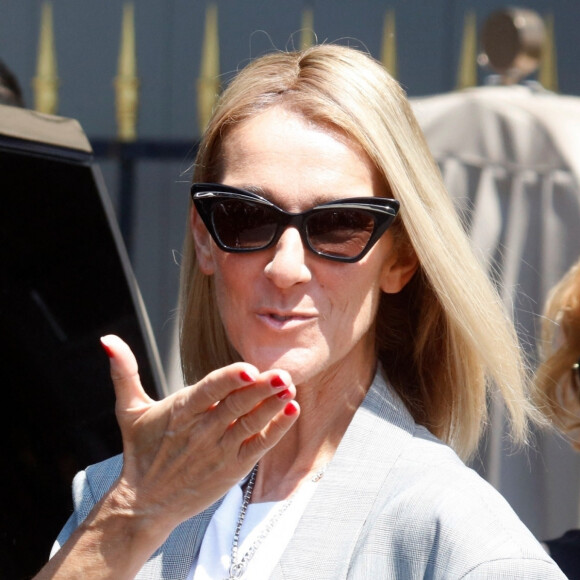 Celine Dion à la sortie de l'hôtel de Crillon à Paris pendant la fashion week Haute-Couture automne-hiver 2019/2020 le 3 juillet 2019.