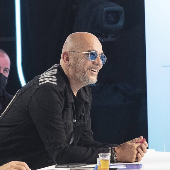 Exclusif - Pascal Obispo lors de l'émission Touche pas à mon poste (TPMP) diffusée en direct sur C8 le 2 novembre 2021. © Jack Tribeca / Bestimage