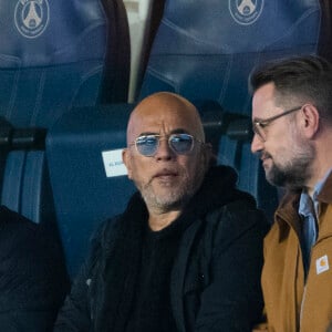 Pascal Obispo - People assistent à la victoire du PSG (2) face à Manchester City (0) lors de la deuxième journée de la Ligue des champions au Parc des Princes à Paris le 28 septembre 2021. © Cyril Moreau/Bestimage