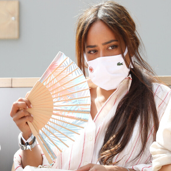 Amel Bent dans les tribunes des internationaux de France Roland Garros à Paris le 12 juin 2021. © Dominique Jacovides / Bestimage 