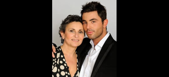 Benjamin Godard et sa mère Odile dans "Qui veut épouser mon fils ?" sur TF1.