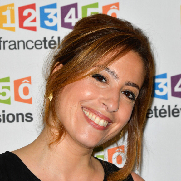Léa Salamé lors du photocall de la présentation de la nouvelle dynamique 2017-2018 de France Télévisions. Paris, le 5 juillet 2017. © Guirec Coadic/Bestimage 