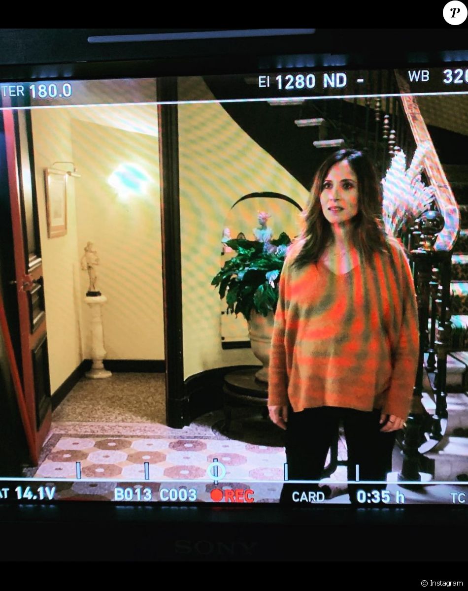 Fabienne Carat enceinte sur le tournage de "Section de recherches", sur TF1.