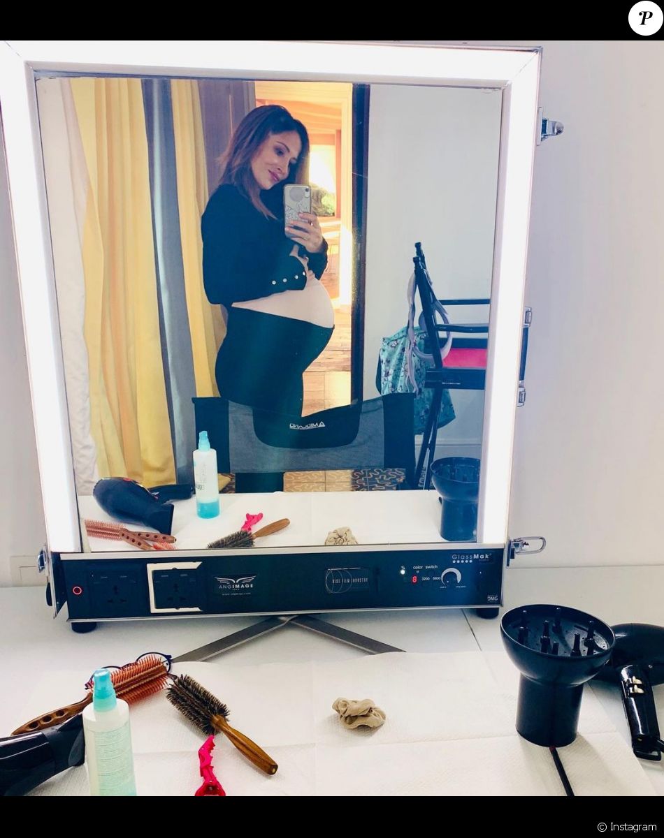 Fabienne Carat enceinte sur le tournage de "Section de recherches", sur TF1.