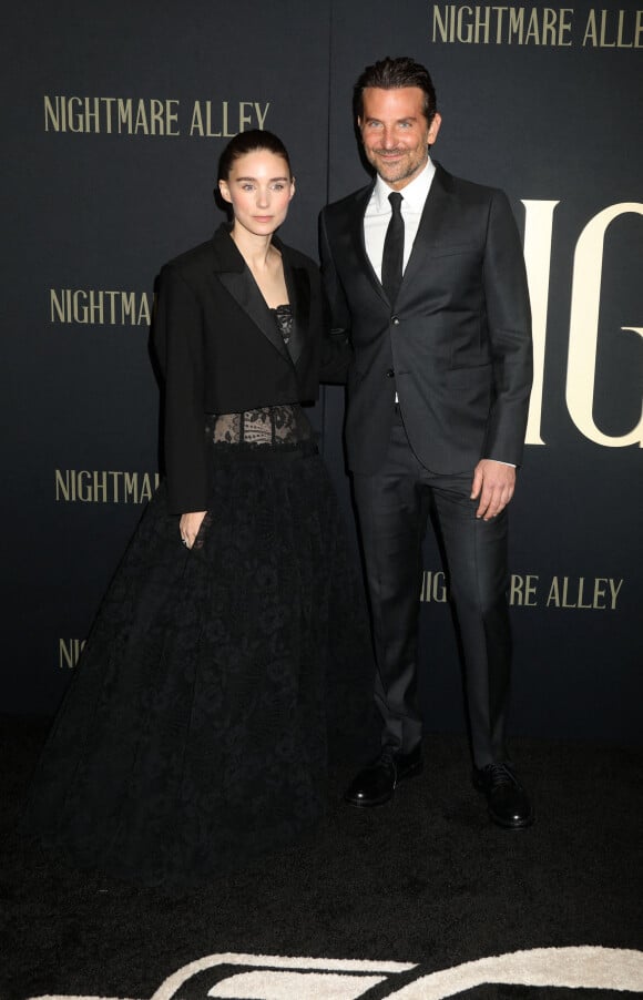 Rooney Mara et Bradley Cooper - Première du film "Nightmare Alley" au Alice Tully Hall à New York. Le 1er décembre 2021