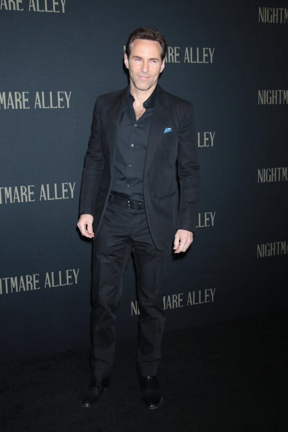 Alessandro Nivola - Première du film "Nightmare Alley" au Alice Tully Hall à New York. Le 1er décembre 2021